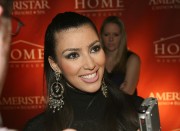 Kim-Kardashian---Opening-of-Home-St-Louis-08.md.jpg