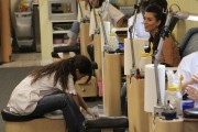 Kim-Kardashian-At-A-Nail-Salon-In-Beverly-Hills-10.md.jpg