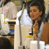 Kim-Kardashian-At-A-Nail-Salon-In-Beverly-Hills-13