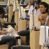 Kim-Kardashian-At-A-Nail-Salon-In-Beverly-Hills-14