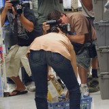 Kim-Kardashian-At-Rite-Aid-in-Beverly-Hills-08