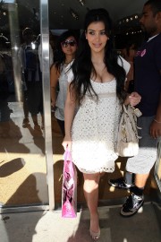 Kim Kardashian Shopping In Hollywood on June 23 2008 01