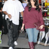 Kim-Kardashian-and-Reggie-Bush-Holiday-Shopping-In-Beverly-Hills-04