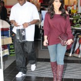 Kim-Kardashian-and-Reggie-Bush-Holiday-Shopping-In-Beverly-Hills-06