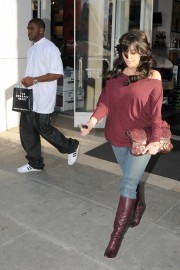 Kim Kardashian and Reggie Bush Holiday Shopping In Beverly Hills 08