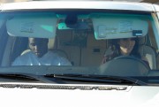 Kim-Kardashian-and-Reggie-Bush-Holiday-Shopping-In-Beverly-Hills-15.md.jpg