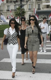The-Kardashians-in-Monte-Carlo-04.md.jpg