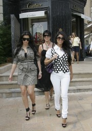 The-Kardashians-in-Monte-Carlo-18.md.jpg