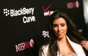 Kim-Kardashian---Launch-Party-For-The-New-BlackBerry-8330-Pink-Curve-13.md.jpg