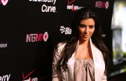 Kim-Kardashian---Launch-Party-For-The-New-BlackBerry-8330-Pink-Curve-14.md.jpg