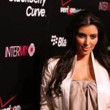 Kim-Kardashian---Launch-Party-For-The-New-BlackBerry-8330-Pink-Curve-14