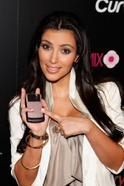 Kim Kardashian Launch Party For The New BlackBerry 8330 Pink Curve 18