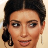 Kim-Kardashian---14th-Annual-Make-A-Wish-Ball-07