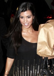 Kim-and-Kourtney-Kardashian-at-Pepsi-Christmas-Party-14.md.jpg