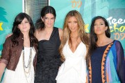Kim-Kardashian---2009-Teen-Choice-Awards-29.md.jpg