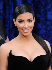Kim-Kardashian---2nd-Annual-A-List-Awards-30.md.jpg