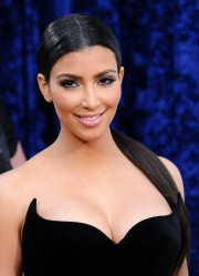 Kim-Kardashian---2nd-Annual-A-List-Awards-31.md.jpg