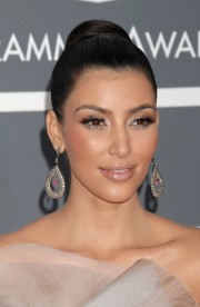 Kim-Kardashian---51st-Annual-GRAMMY-Awards-03.md.jpg
