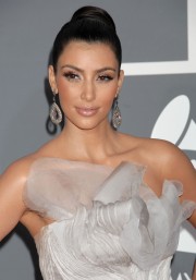 Kim-Kardashian---51st-Annual-GRAMMY-Awards-14.md.jpg