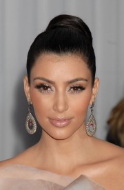 Kim-Kardashian---51st-Annual-GRAMMY-Awards-16.md.jpg