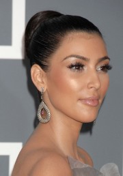 Kim-Kardashian---51st-Annual-GRAMMY-Awards-19.md.jpg