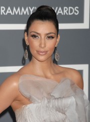 Kim-Kardashian---51st-Annual-GRAMMY-Awards-20.md.jpg