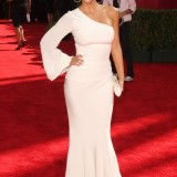 Kim-Kardashian---61st-Annual-Primetime-Emmy-Awards-02