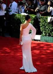 Kim-Kardashian---61st-Annual-Primetime-Emmy-Awards-15.md.jpg