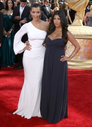 Kim-Kardashian---61st-Annual-Primetime-Emmy-Awards-18.md.jpg