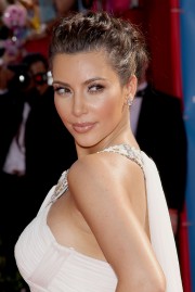 Kim-Kardashian---62nd-Annual-Primetime-Emmy-Awards-14.md.jpg