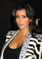 Kim-Kardashian---DJ-Hero-Launch-04.md.jpg