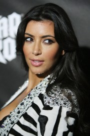 Kim-Kardashian---DJ-Hero-Launch-11.md.jpg