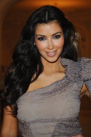 Kim-Kardashian---DPA-2009-Gift-Lounge-in-Monte-Carlo-01.md.jpg