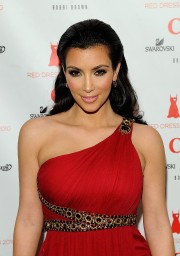 Kim-Kardashian---Heart-Truths-Red-Dress-Collection-2010-07.md.jpg