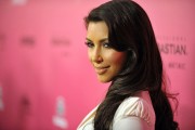 Kim-Kardashian---Hollywood-Life-6th-Hollywood-Style-Awards-20.md.jpg
