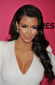 Kim-Kardashian---Hollywood-Life-6th-Hollywood-Style-Awards-27.md.jpg