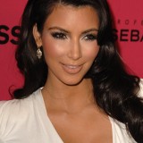 Kim-Kardashian---Hollywood-Life-6th-Hollywood-Style-Awards-39