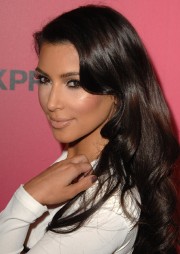 Kim-Kardashian---Hollywood-Life-6th-Hollywood-Style-Awards-43.md.jpg