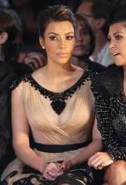 Kim-Kardashian---Jill-Stuart-Spring-2011-MBFW-02.md.jpg