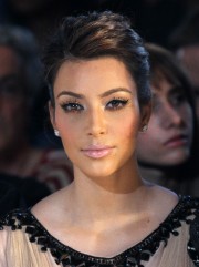 Kim-Kardashian---Jill-Stuart-Spring-2011-MBFW-04.md.jpg