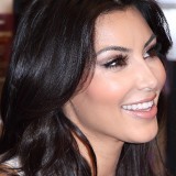 Kim-Kardashian---Meet-and-Greet-In-Miami-14