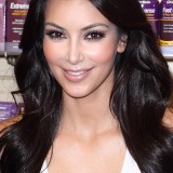 Kim-Kardashian---Meet-and-Greet-In-Miami-15