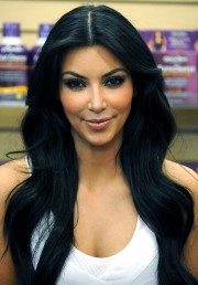 Kim-Kardashian---Meet-and-Greet-In-Miami-29.md.jpg