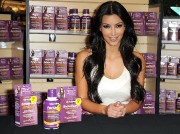 Kim-Kardashian---Meet-and-Greet-In-Miami-34.md.jpg