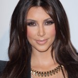 Kim-Kardashian---Miami-Dolphins-Orange-Carpet-05