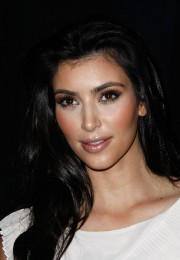 Kim-Kardashian---New-Book-Mommywood-03.md.jpg