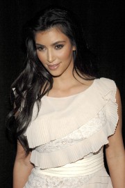Kim-Kardashian---New-Book-Mommywood-05.md.jpg