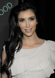 Kim-Kardashian---New-Book-Mommywood-14.md.jpg