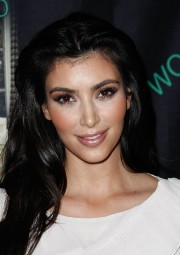 Kim-Kardashian---New-Book-Mommywood-22.md.jpg
