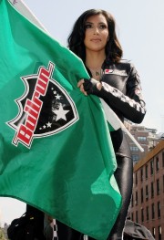 Kim-Kardashian---Pepsi-Max-Bullrun-Rally-2009-Green-Flag-Rally-Start-Event-44.md.jpg
